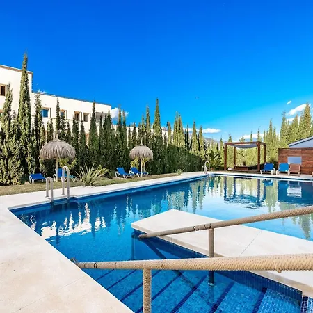 Apartment Prime Location, Cute With Pool *