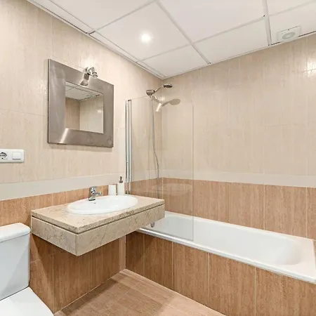 Prime Location, Cute With Pool *
