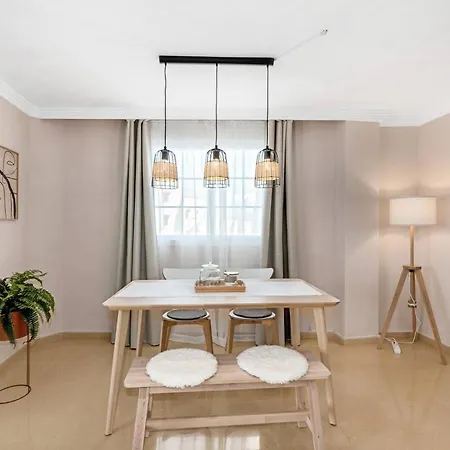 Prime Location, Cute With Pool Apartment
