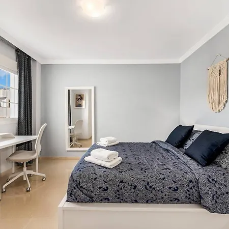 Apartment Prime Location, Cute With Pool